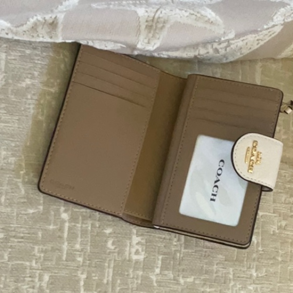 COACH Medium Corner Zip Signature Rivet Wallet - Picture 5 of 5